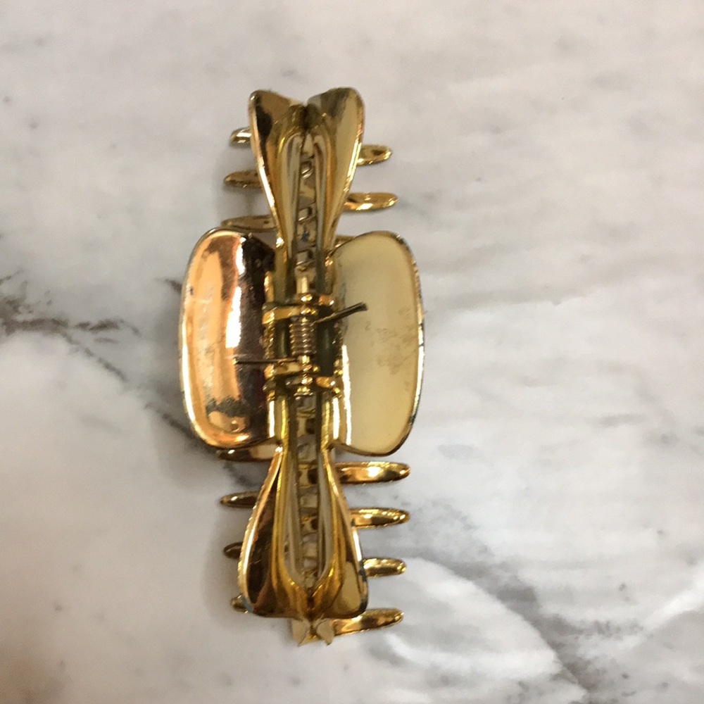 NEW! Reflective Gold Claw Clip 💖 - Picture 5 of 9